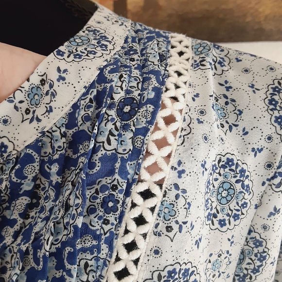 Forever 21 Pleated Floral Blouse - Picture 3 of 8